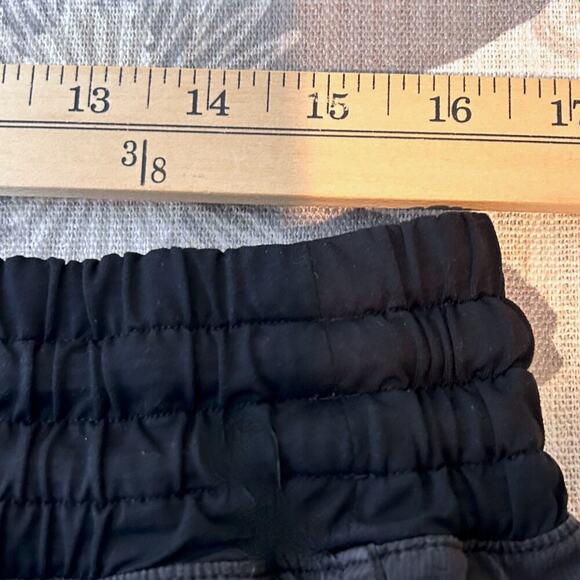 Lululemon 4 Running Shorts Black Zip Pocket Jogging Gym Exercise Active - Picture 8 of 8